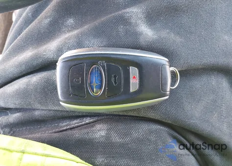 2015 Subaru Outback 3.6R Limited z USA, uszkodzony, nr VIN 4S4BSENC7F3252091